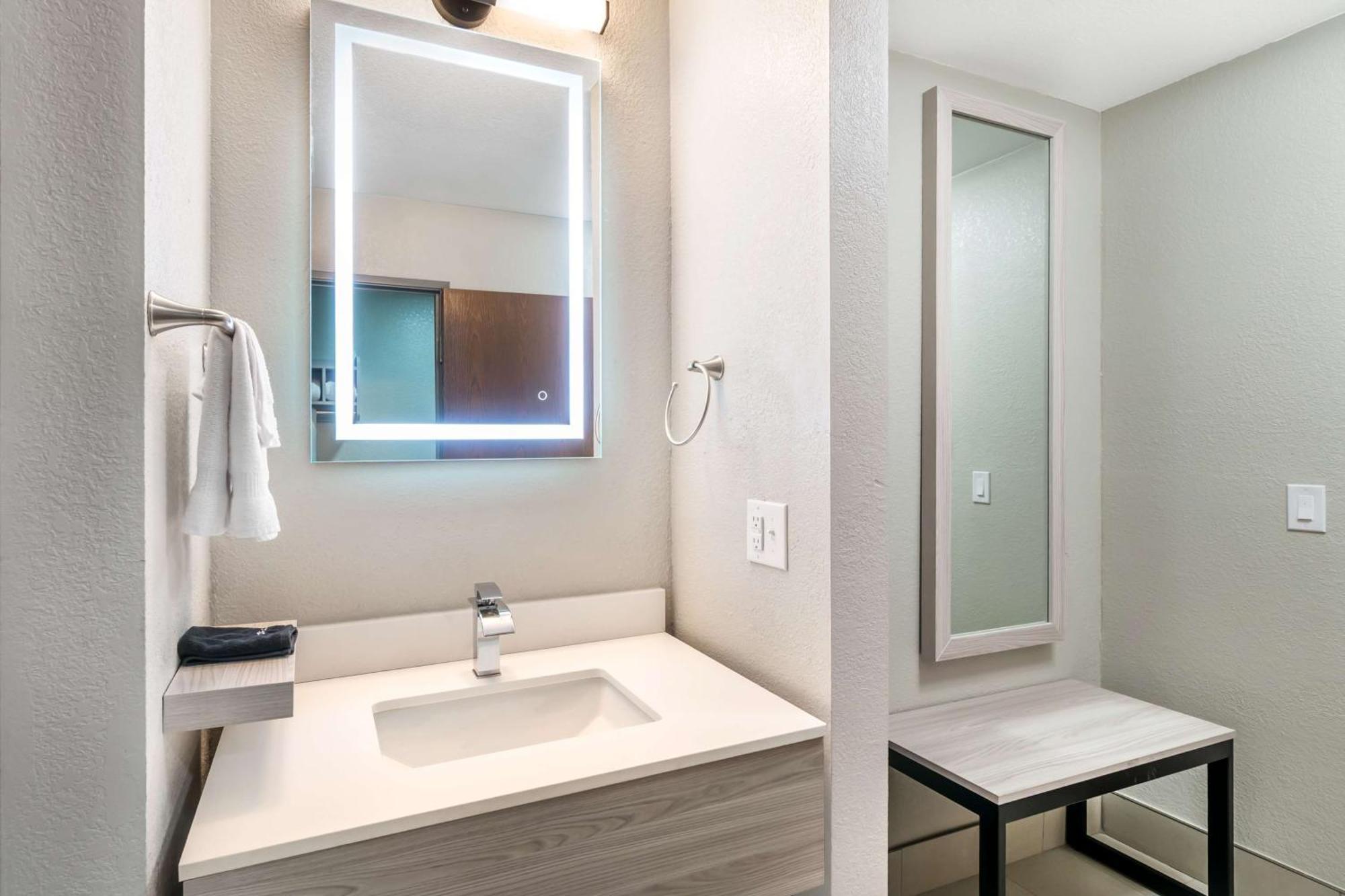 Best Western Wichita North Park City Esterno foto